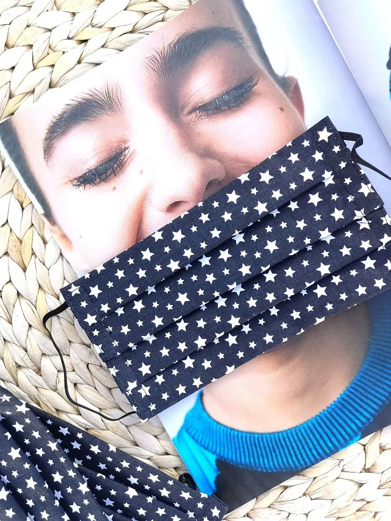 Čierne rúško s bielymi hviezdami 100% bavlna 