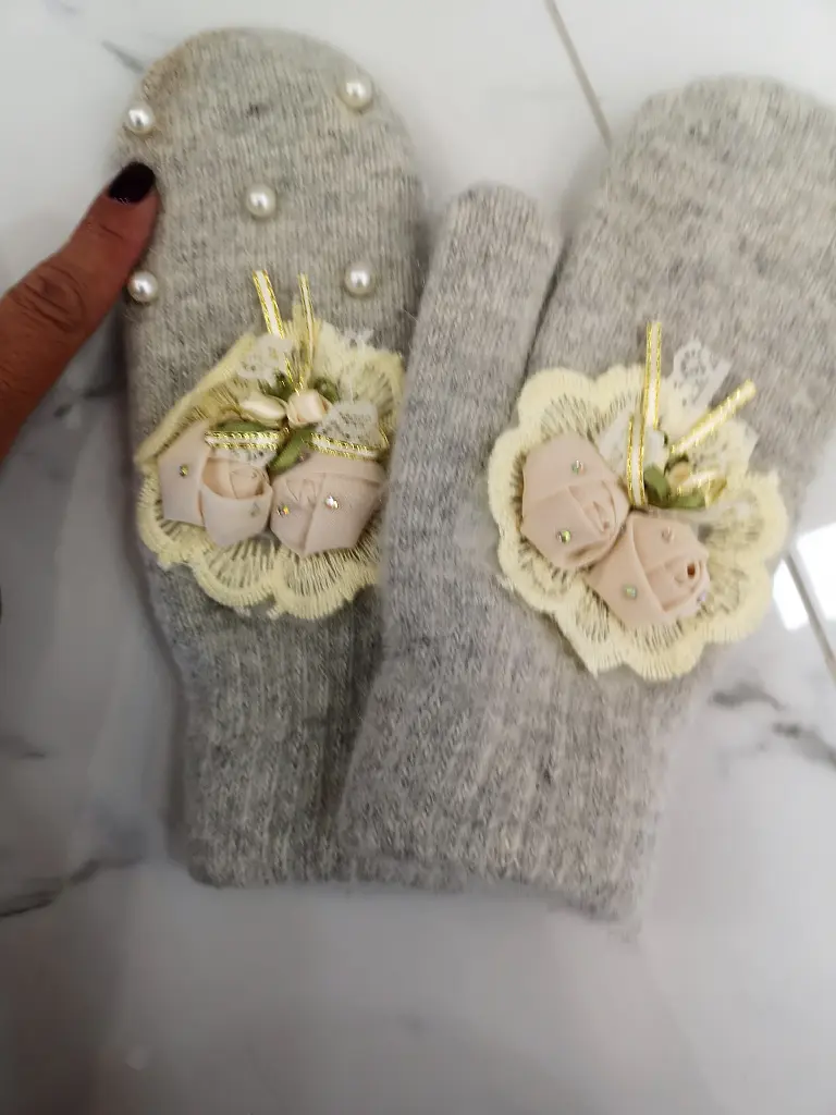 Teplé dámske rukavice ++