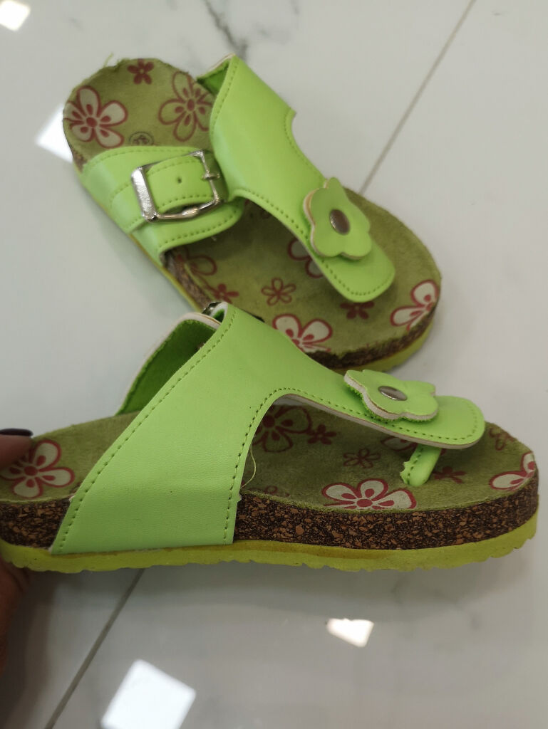 Dievčenske kvetované papuče - next