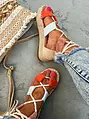 Pestré platformové sandále na viazanie LUXANNA