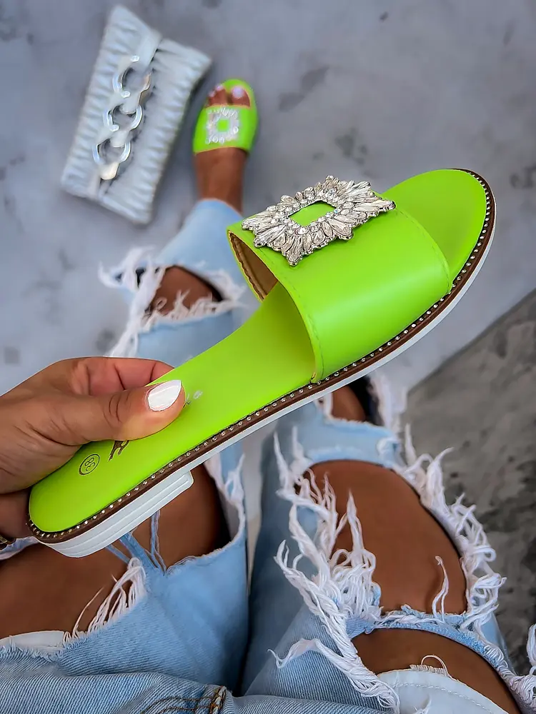 Šľapky so striebornou ozdobou JORDIS- - next