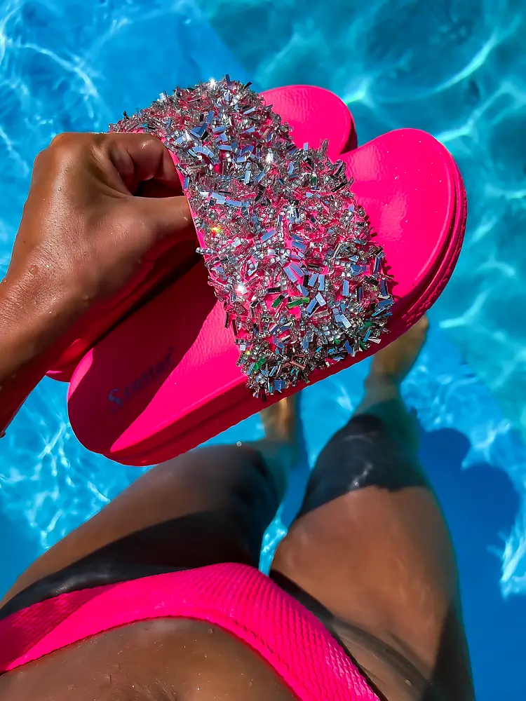 Platformové šľapky zdobené kamienkami RONY-