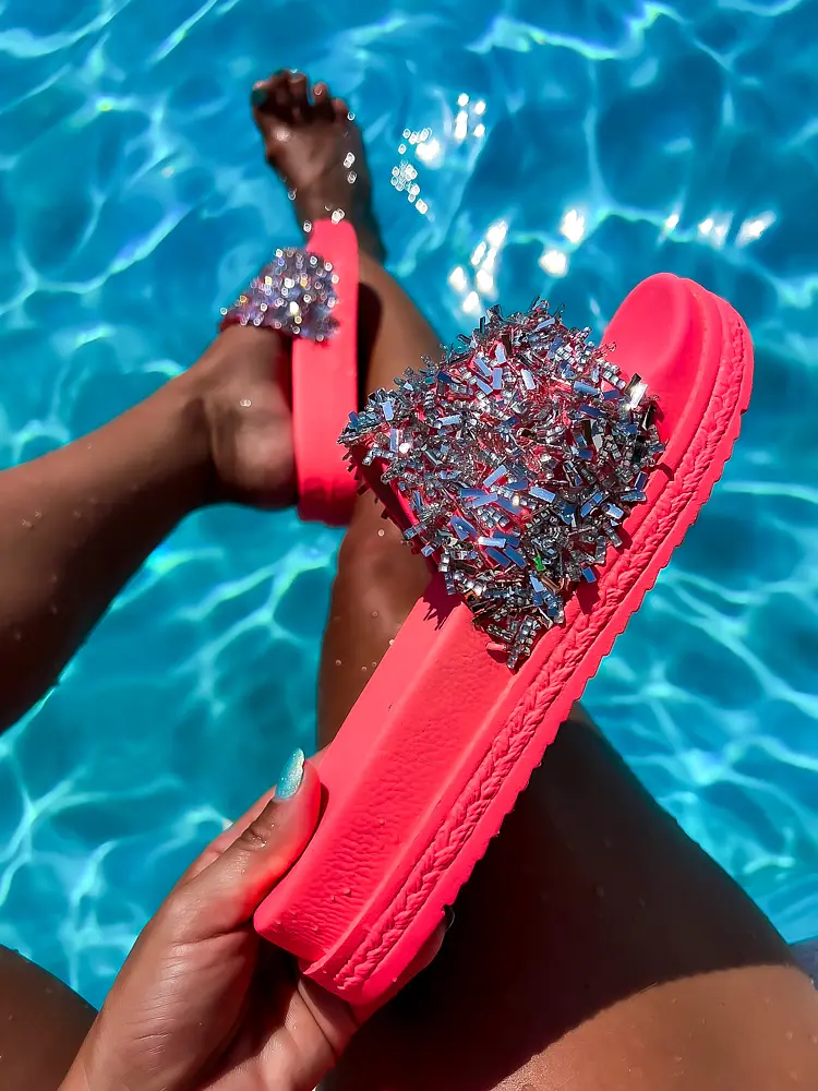 Platformové šľapky zdobené kamienkami RONY-