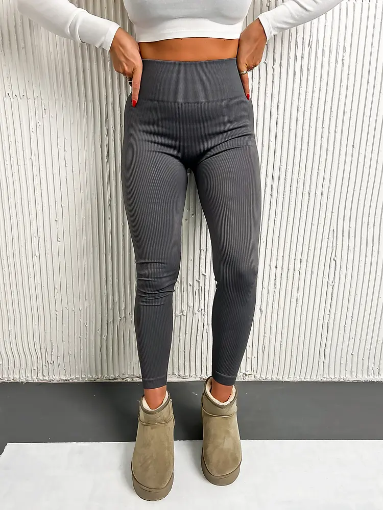 Sivé vrúbkované PUSH-UP legíny* - next