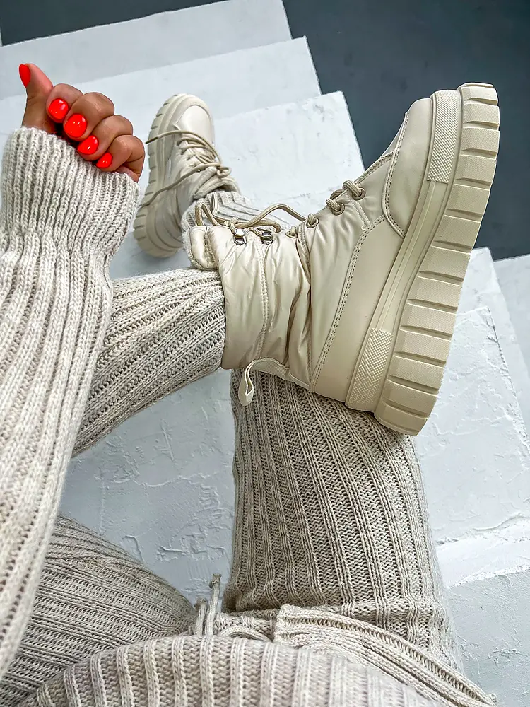 Šnúrovacie členkové topánky GWYNETH+