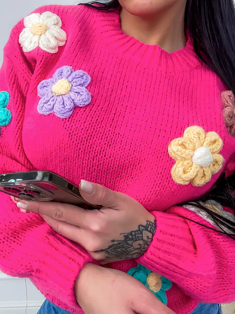 Elegantný pulóver zdobený kvetmi CHRISSY+