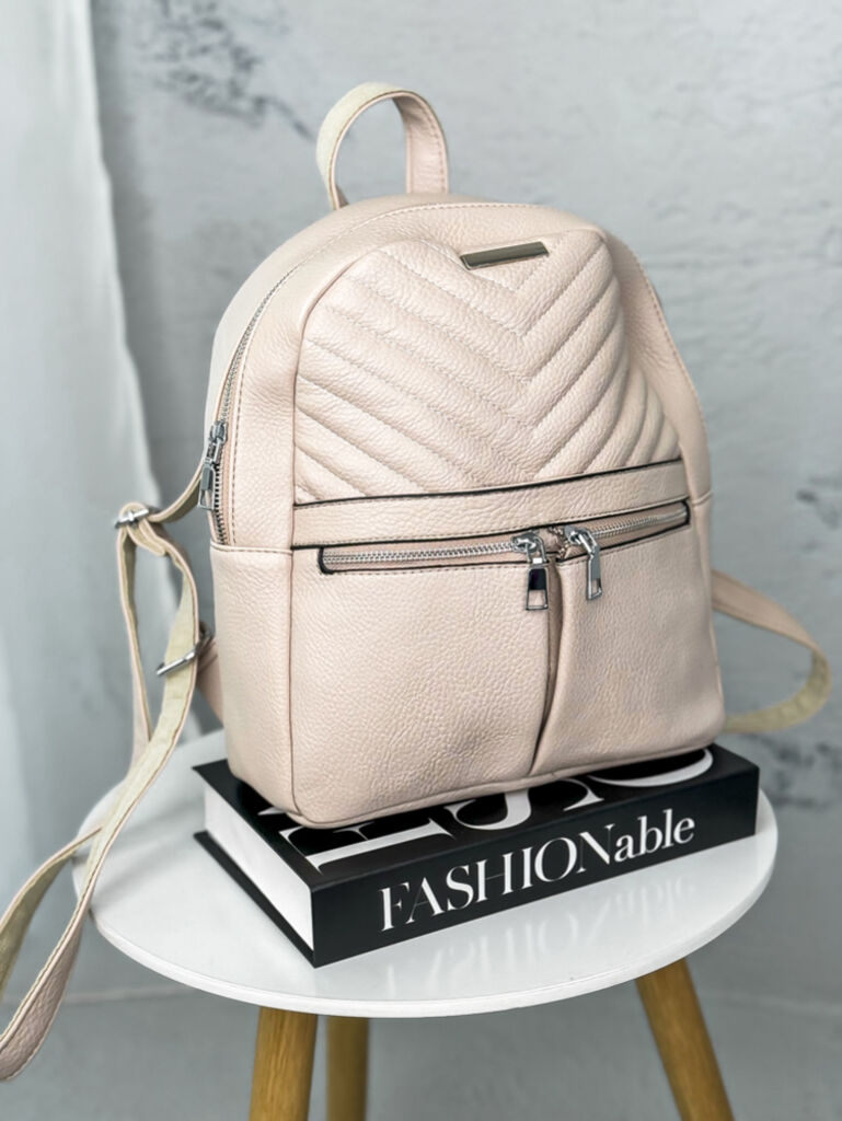 Broskyňový ruksak so striebornými detailmi KITTY+