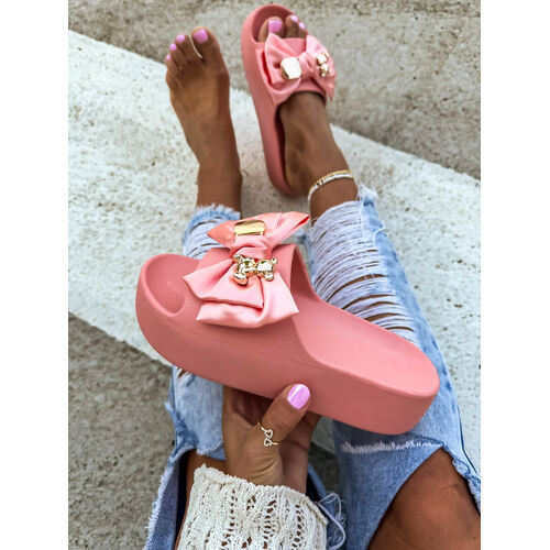 Platformové šľapky so zlatou ozdobou PEPPER+ veľkosť: 36