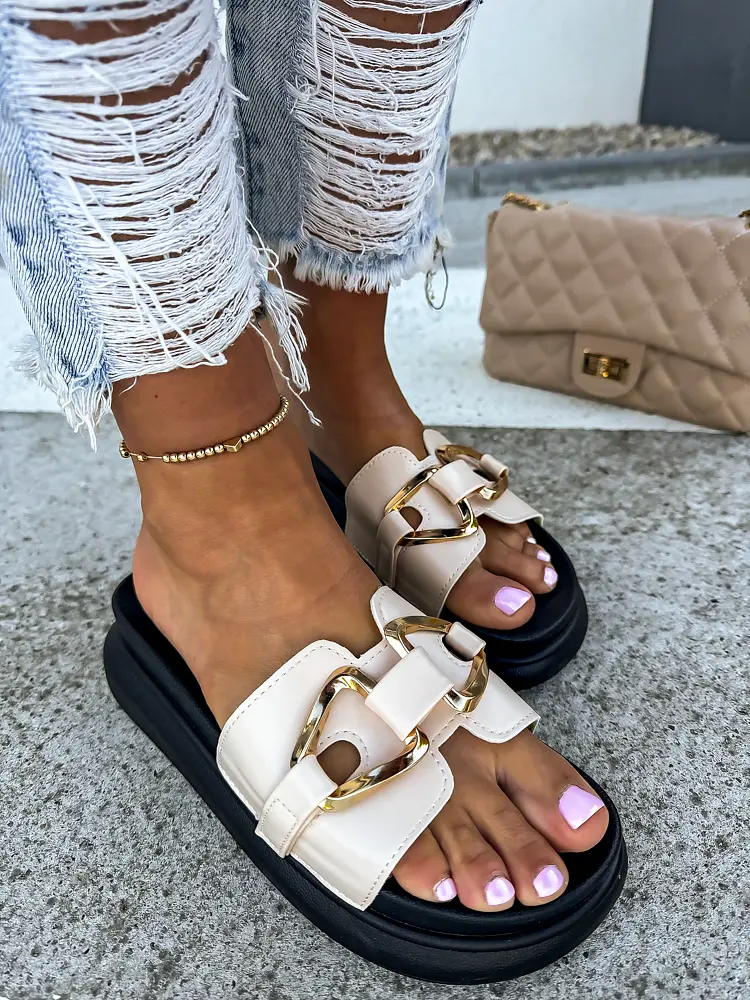 Béžové šľapky so zlatou ozdobou NALA