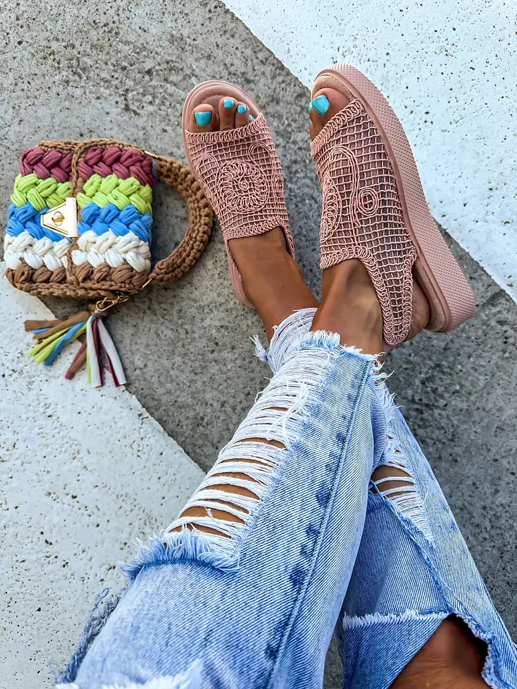 Vyšívané sieťované sandále AURORA-