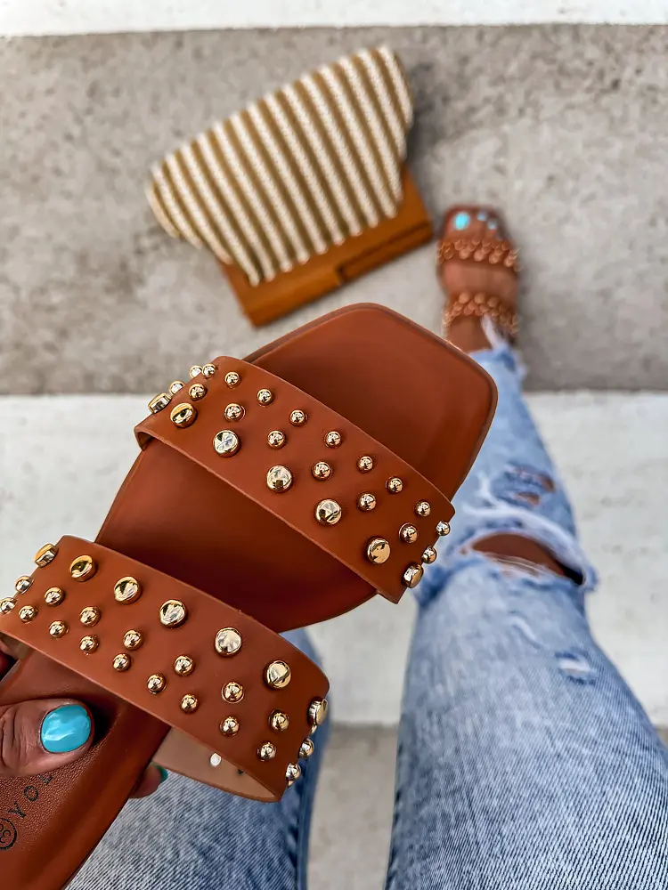 Šľapky zdobené zlatými nitmi ODETT- - next