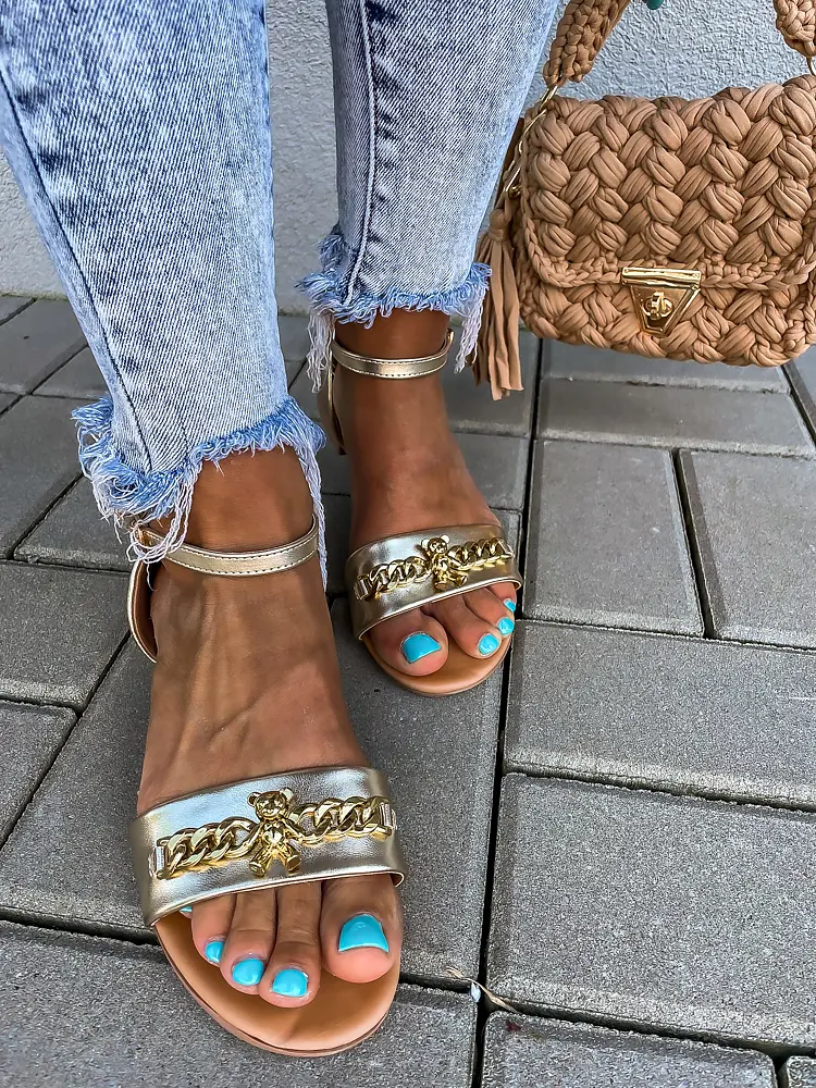 Elegantné sandále so zlatou ozdobou ROSALYN+ - next