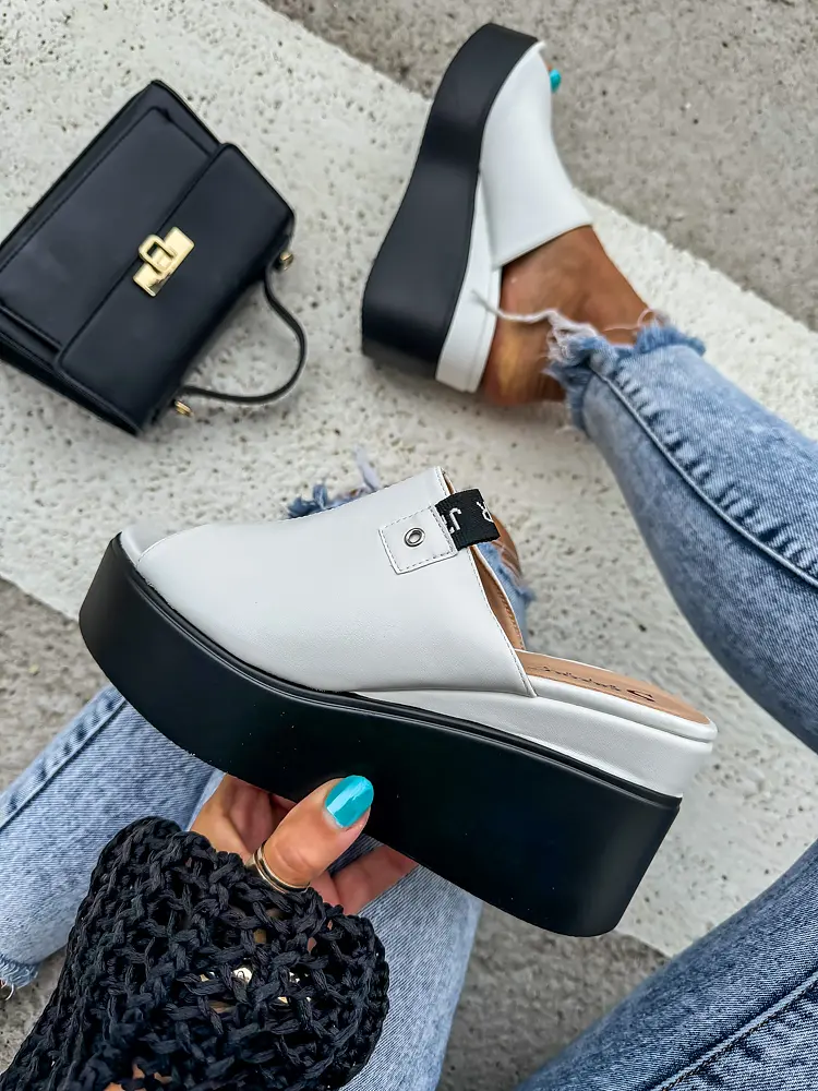 Biele platformové šľapky JESSAMINE-