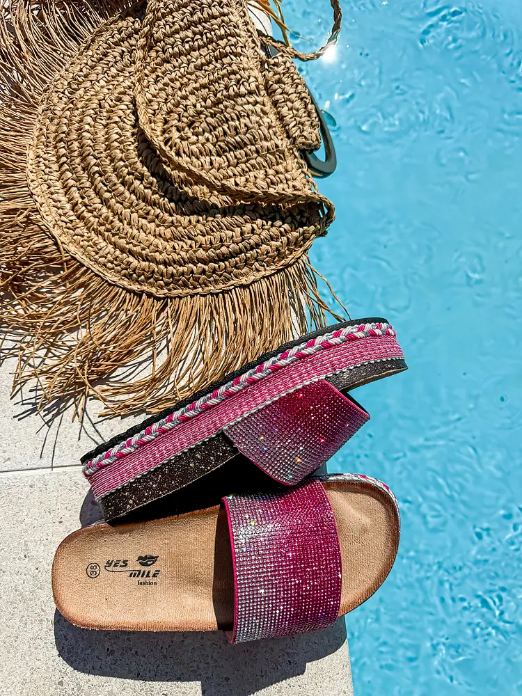 Šľapky zdobené kamienkami KAROLINE+ - next