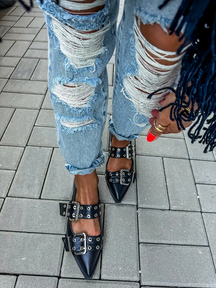 Roztrhané mom fit rifle+