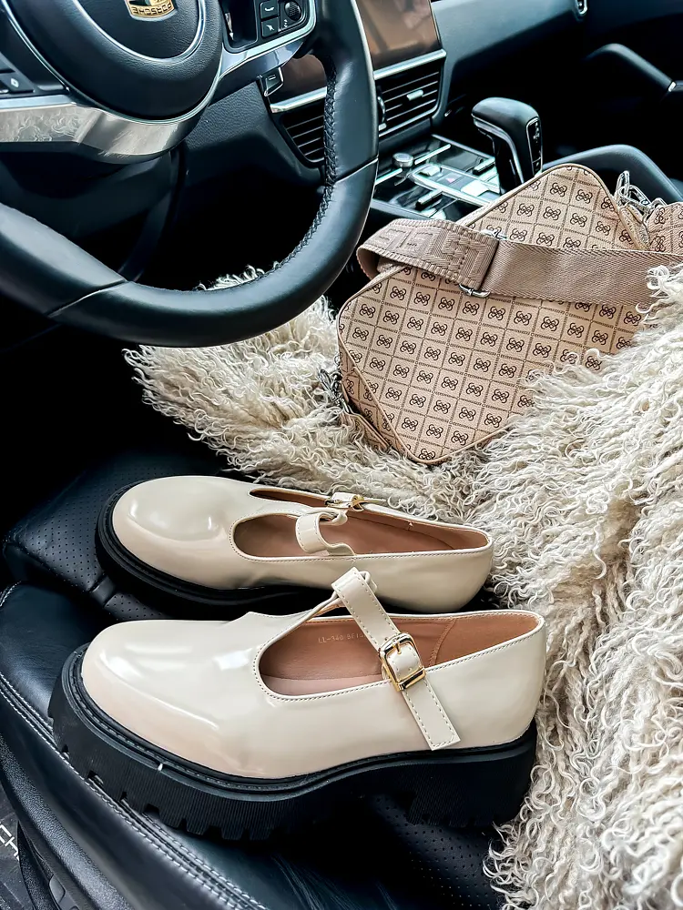 Lakované dámske poltopánky LYNDA- - next