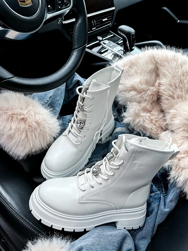 Šnúrovacie členkové čižmy KORINNA+