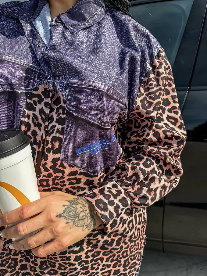 Extravagantná saténová leopardia košeľa PIXIE+ | Starstyle.sk