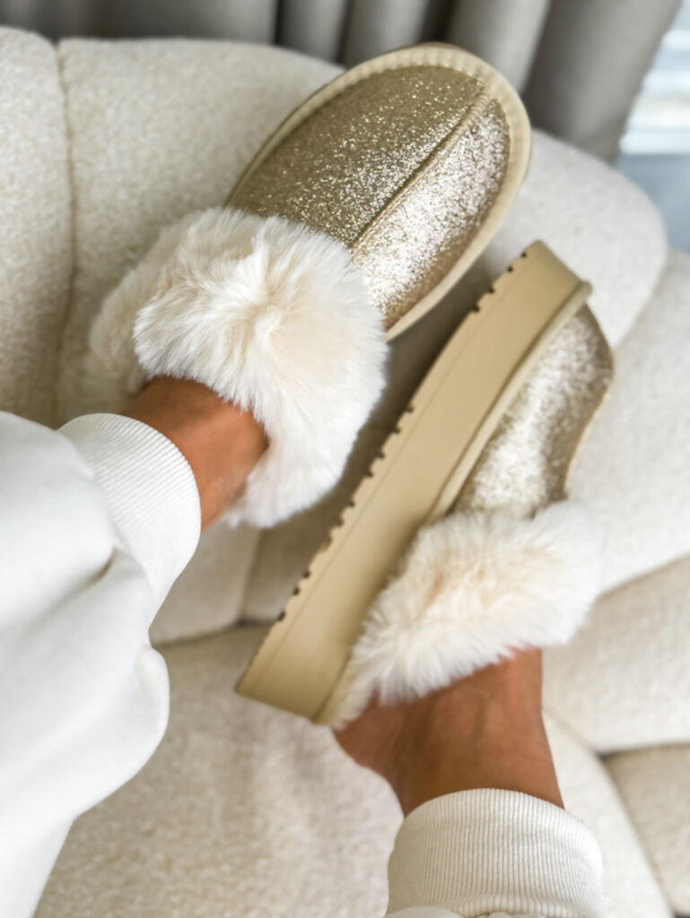 Trblietavé teplé papuče GLENA