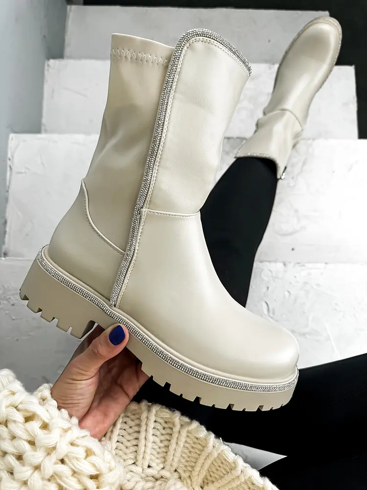 Členkové čižmy so striebornou ozdobou MADINA-