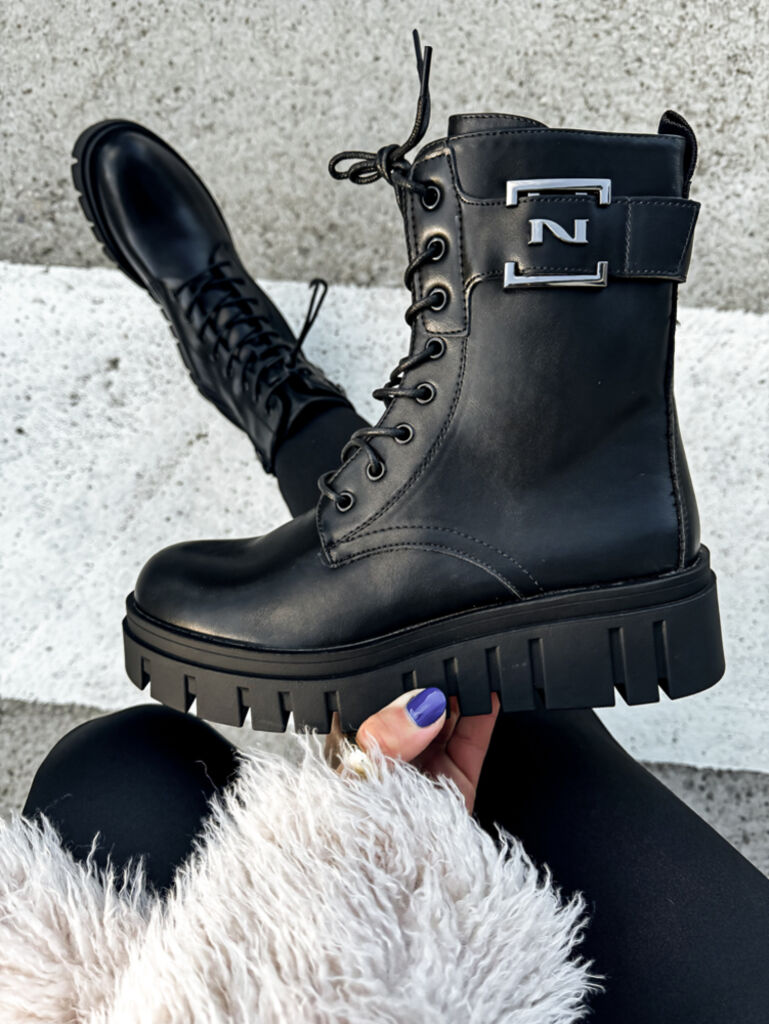 Šnúrovacie čižmy s ozdobou JESSE+