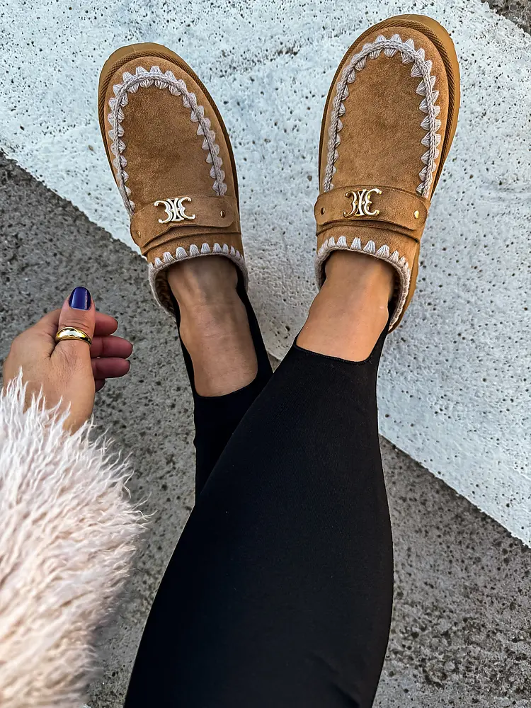 Teplé semišové topánky so zlatou ozdobou HADILA+ - next