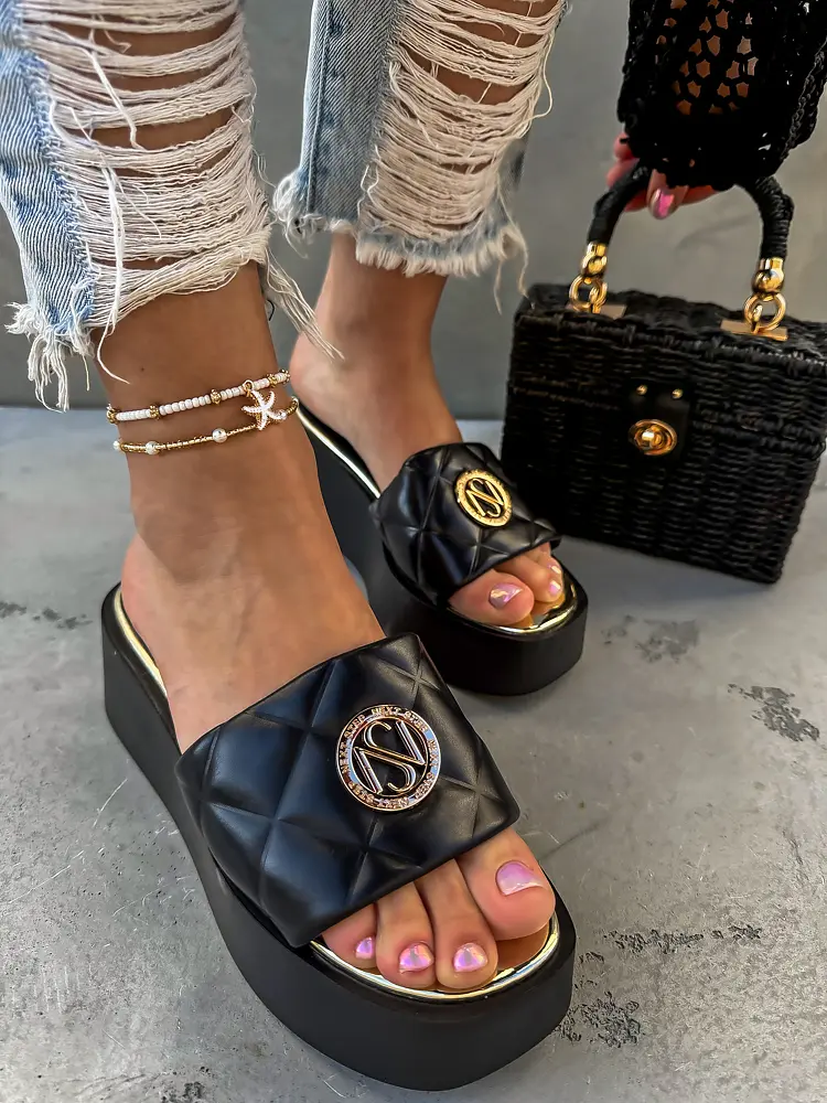 Platformové šľapky so zlatou ozdobou AMANDA-