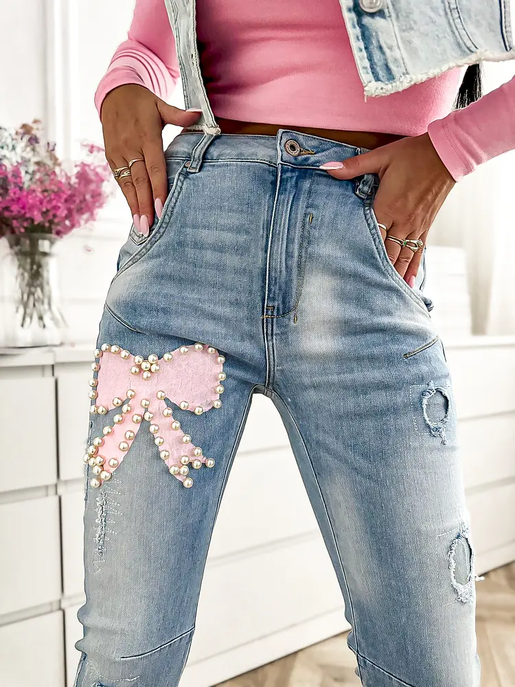 Vysoko-pásové mom fit rifle zdobené korálikmi 