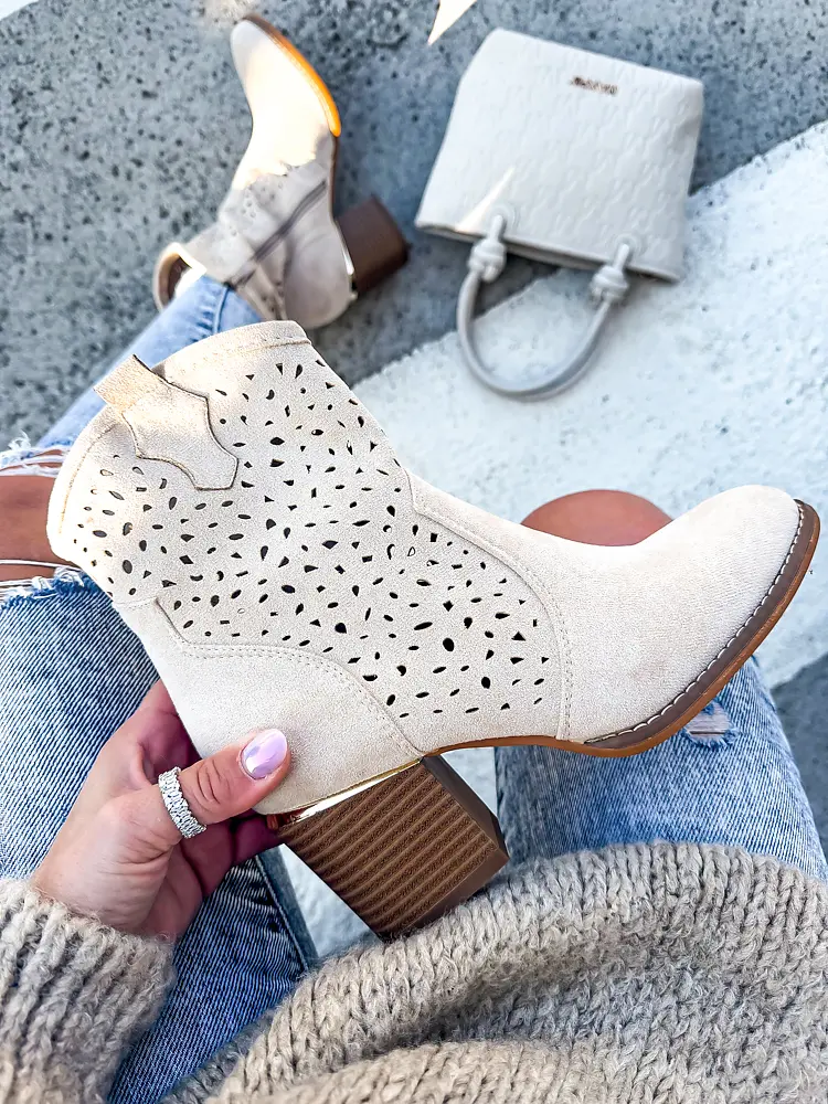 Semišové dierkované jarné čižmy DALVA