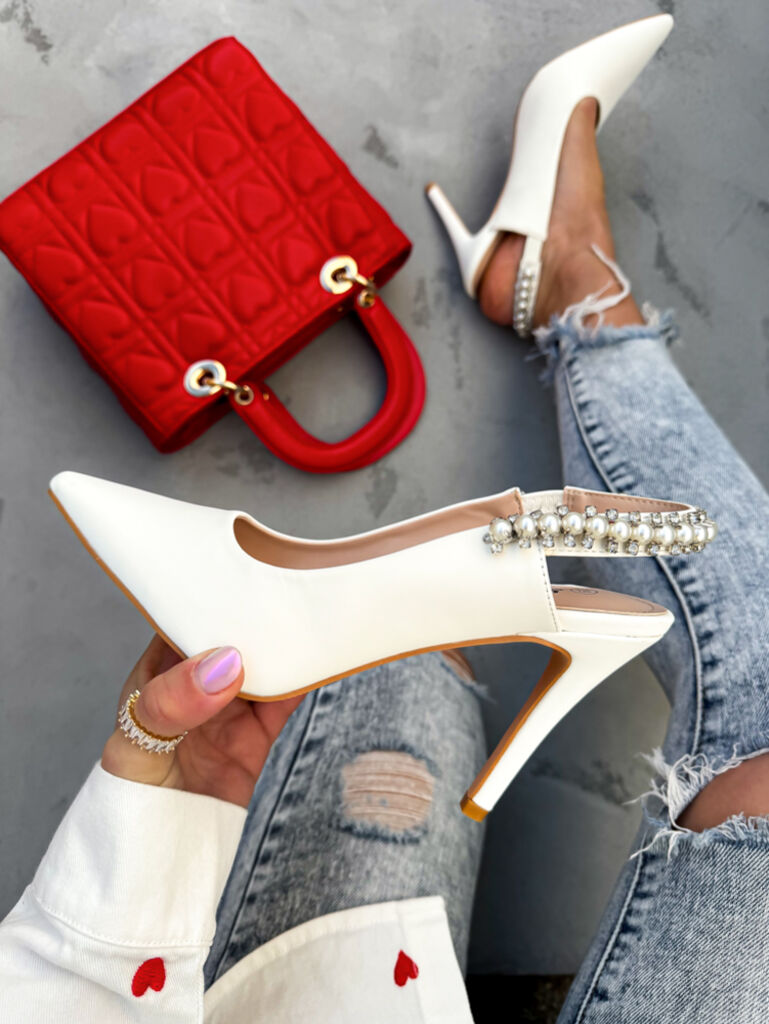 Biele sandále zdobené korálikmi PALMIRA