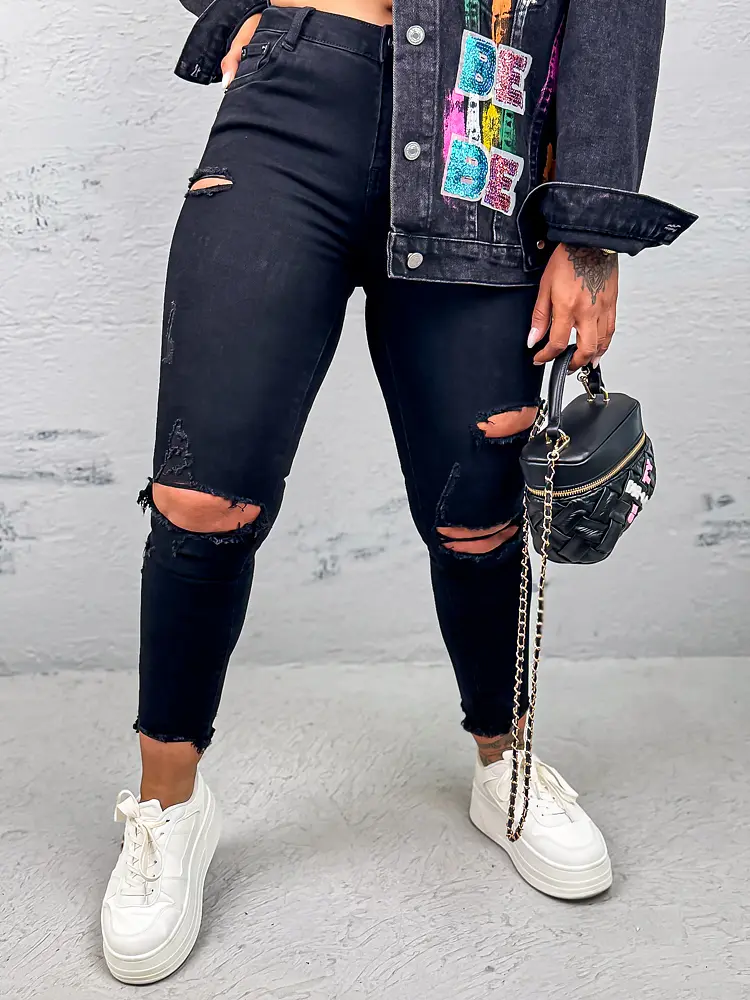 Čierne roztrhané skinny rifle - next