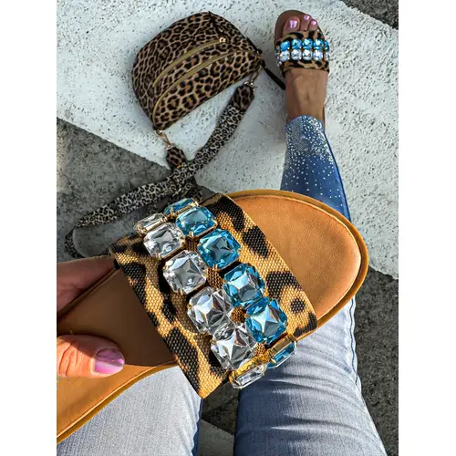 Šľapky zdobené kamienkami RODERIKA veľkosť: 40