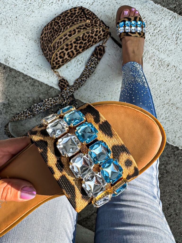 Šľapky zdobené kamienkami RODERIKA