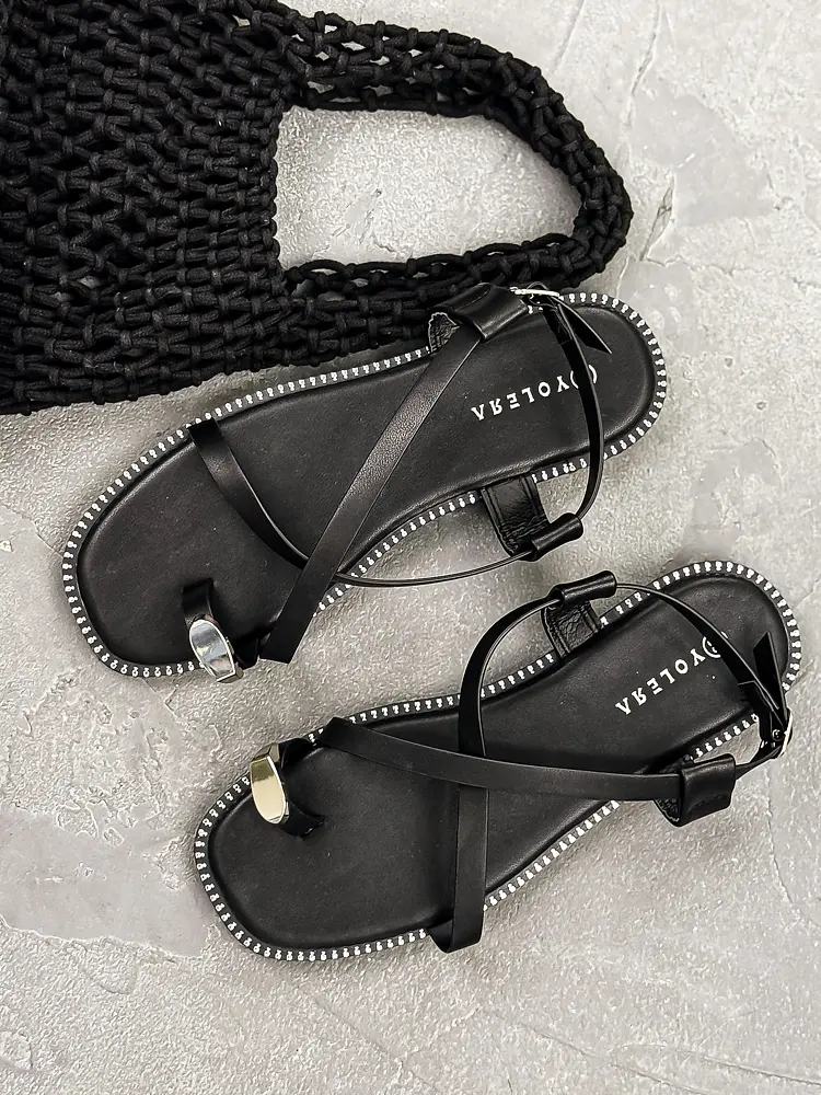 Čierne sandále so striebornou ozdobou SHARON- - next