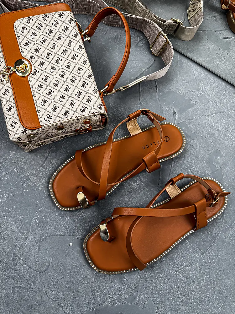 Hnedé sandále so zlatou ozdobou SHARON - next