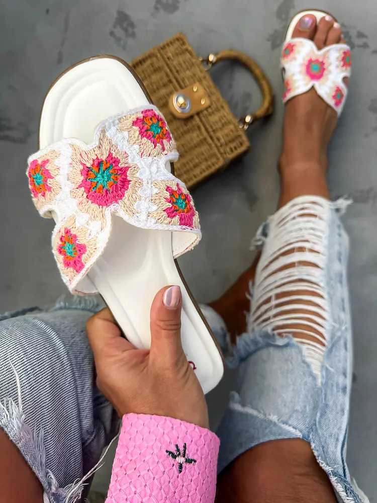 Elegantné vyšívané šľapky MYSTRA- - next