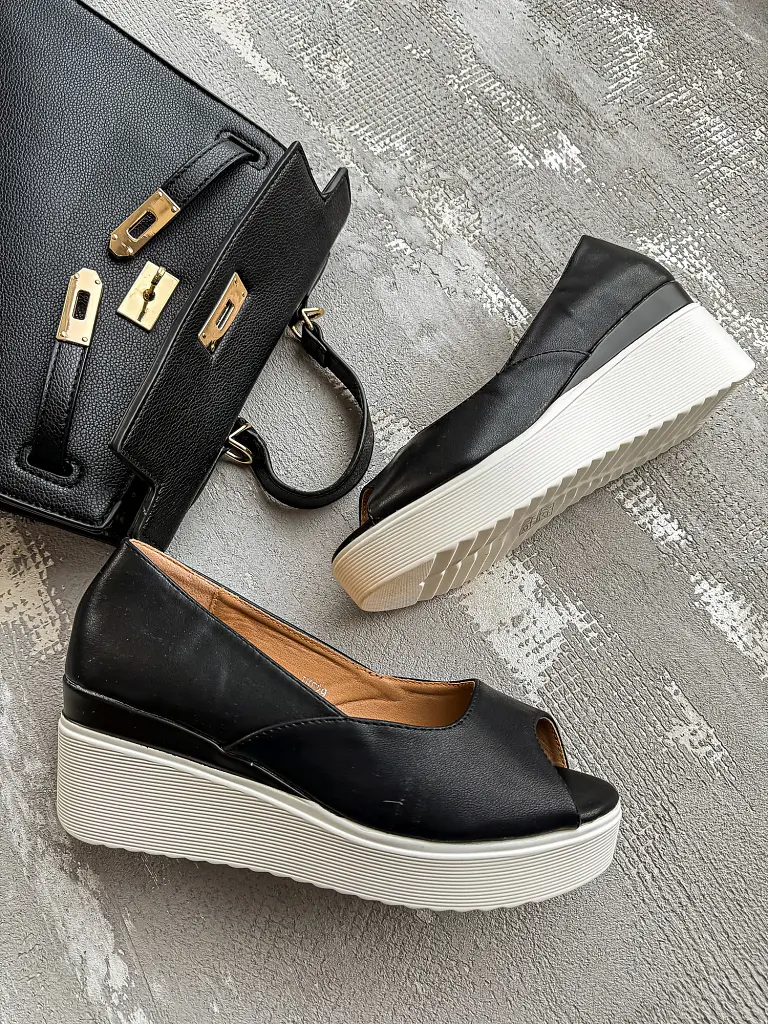 Čierne sandále na platforme SALOME- - next