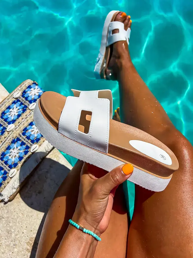 Biele platformové šľapky LUNNA