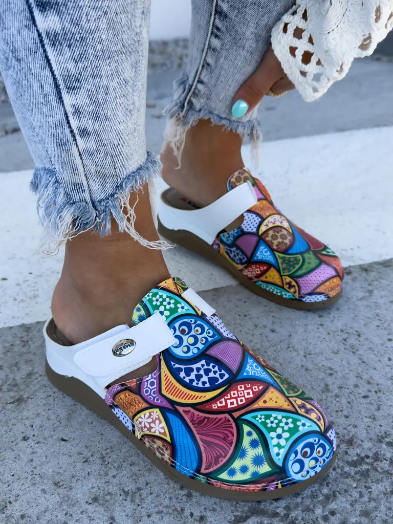 Vzorované zdravotnícke šľapky SPRING - next