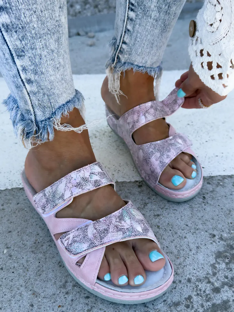 Vzorované zdravotnícke šľapky ELARA-