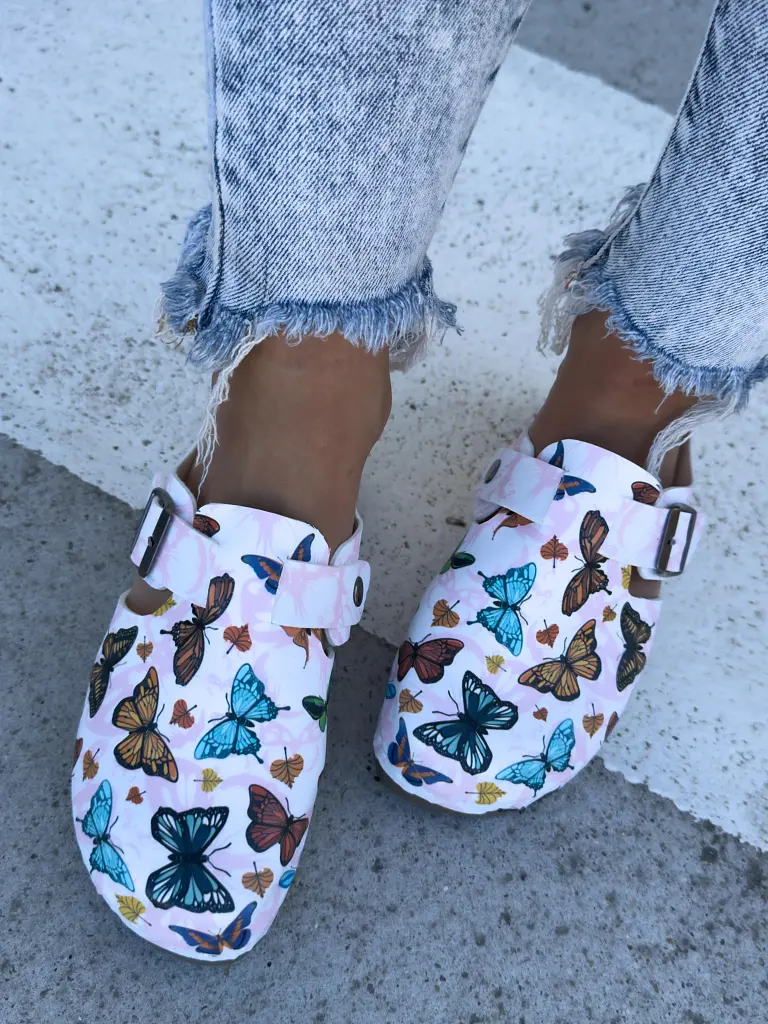 Vzorované zdravotnícke šľapky BEYAZ - next