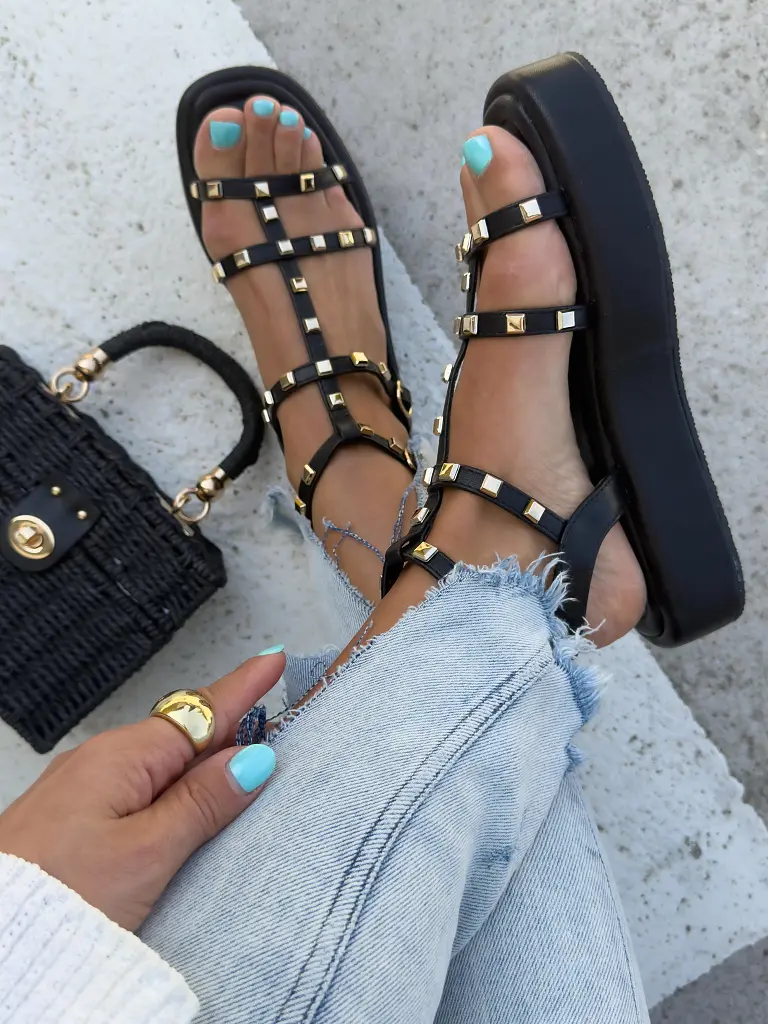 Platformové sandále zdobené so zlatými nitmi SOFIA