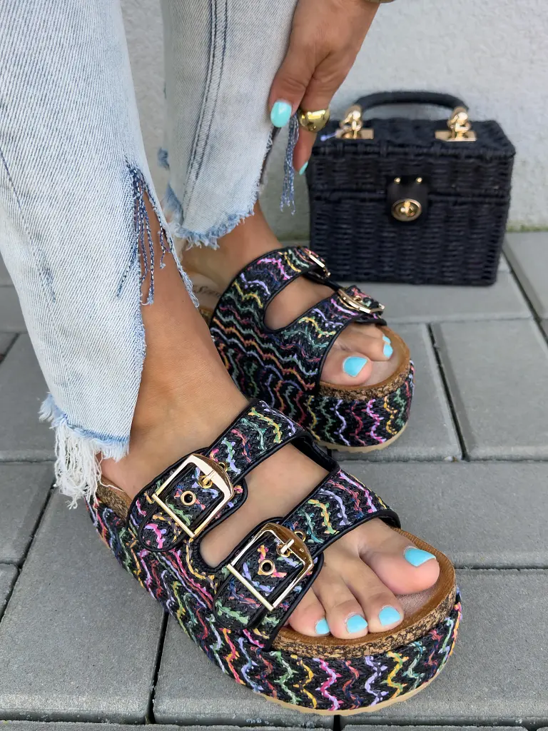 Vzorované šľapky na platforme DATOLA-