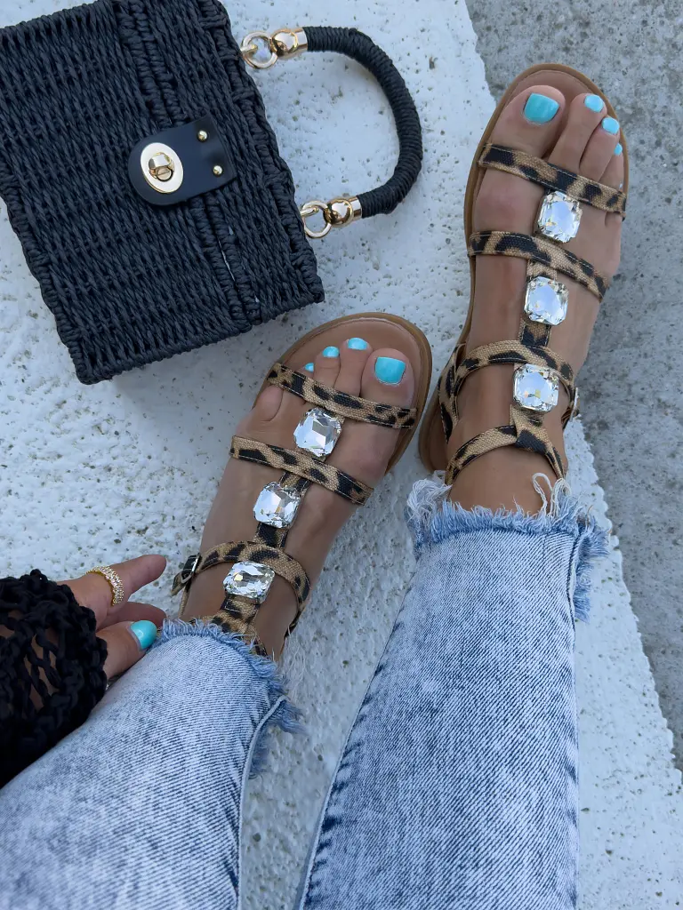 Leopardie sandále zdobené kamienkami KENDALL- - next