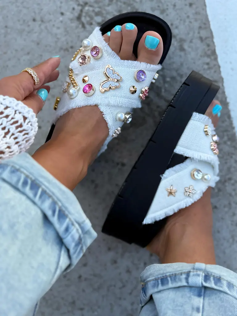 Denim šľapky zdobené kamienkami COLLINS