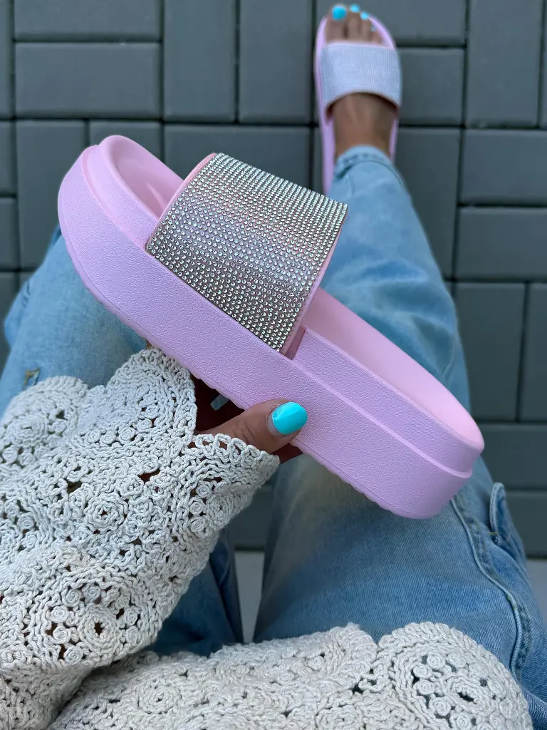 Ružové šľapky zdobené kamienkami MAREKA-