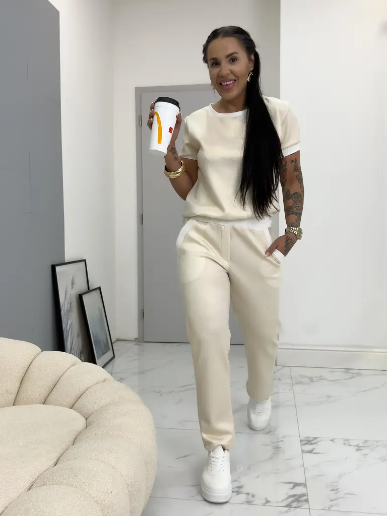 Trblietavá športová súprava KRISTEN - next