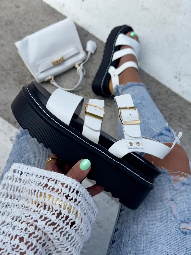 Biele sandále zo zlatými aplikáciami CLOVER- - next