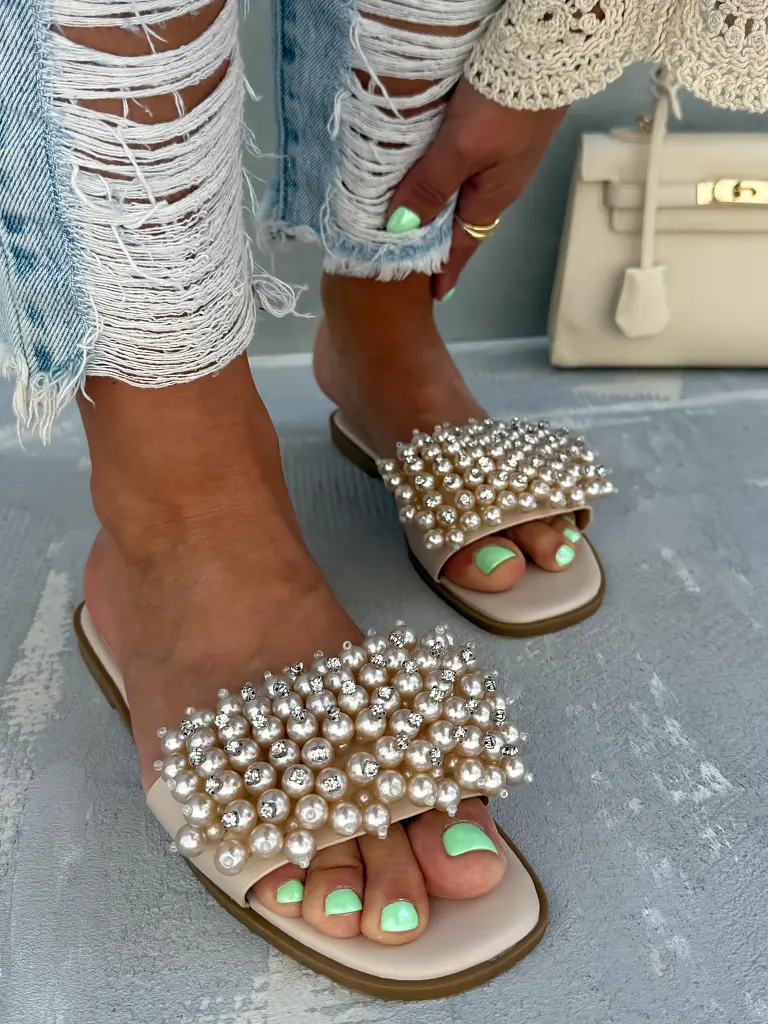 Dámske šľapky zdobené korálikmi KAIDEN-