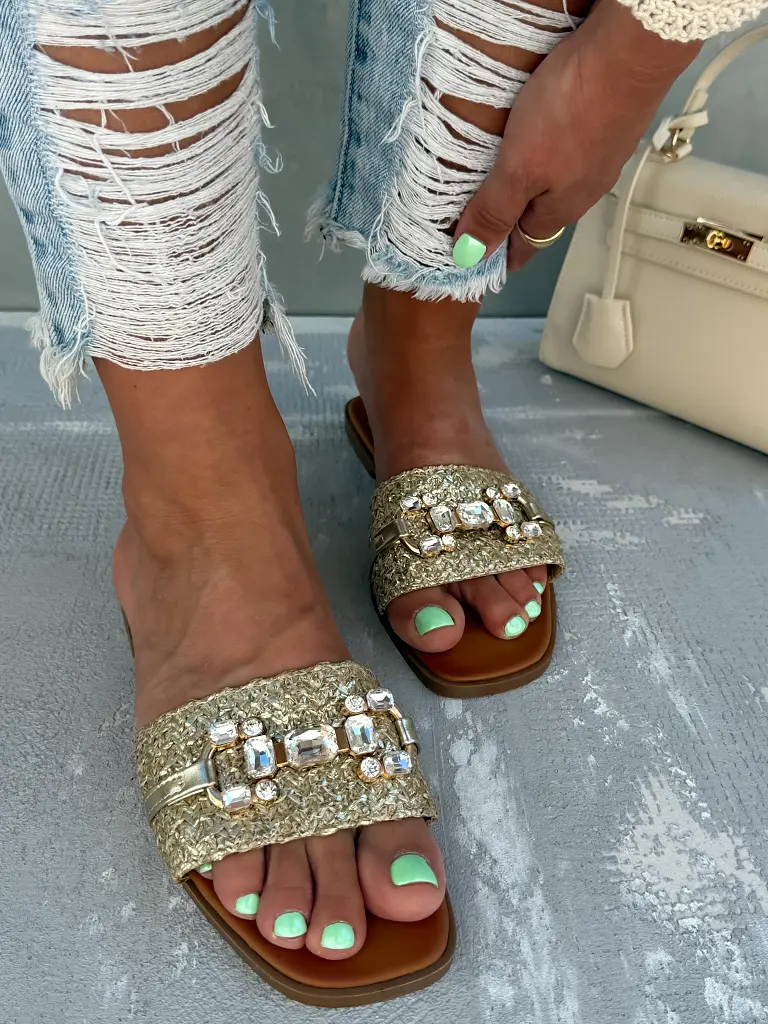 Dámske šľapky so striebornou ozdobou ARUNA - next